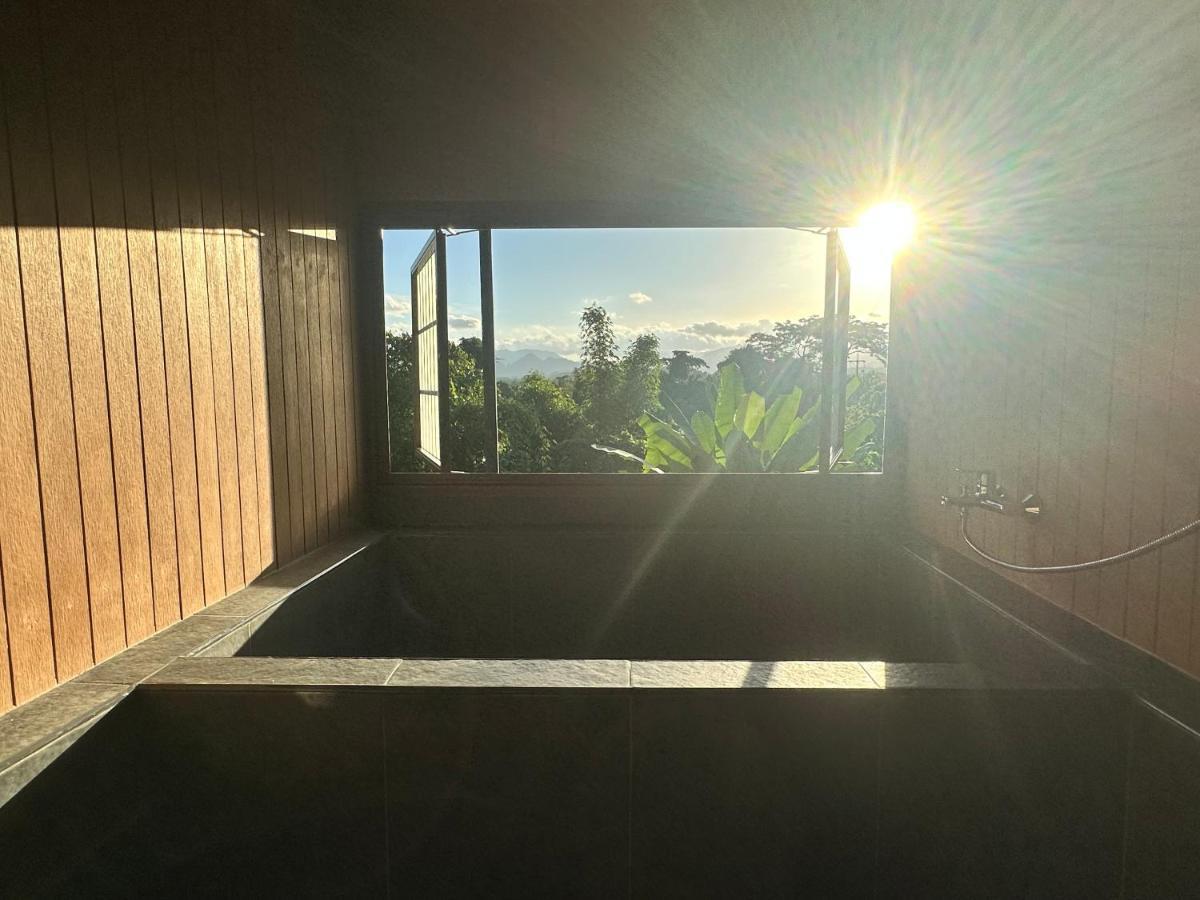 Hotel Tanoshi Glamping In Khao Sok Khao Sok National Park Exterior foto