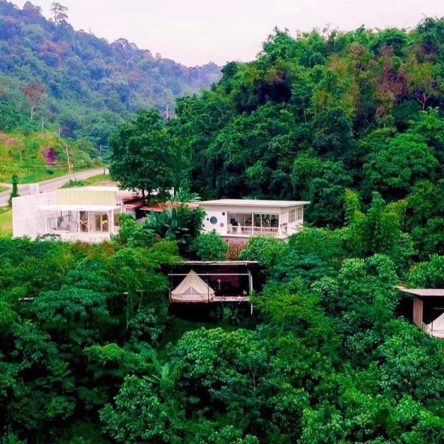 Hotel Tanoshi Glamping In Khao Sok Khao Sok National Park Exterior foto